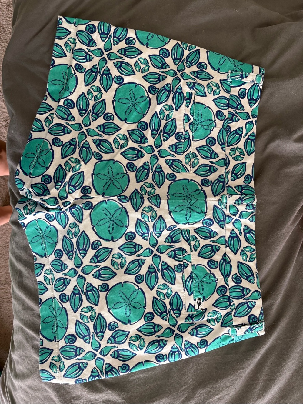 Vineyard Vines Teal & Navy shell and sand dollar Print Mini Shorts